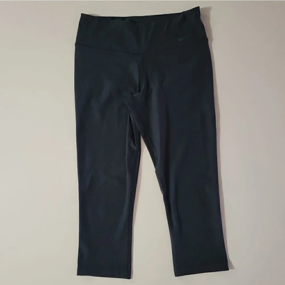 Nike Women's Black DRI-FIT One Legend Capri Leggings